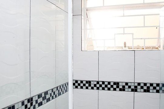 Banheiro de apartamento para alugar com 1 quarto, 50m² em Santana, Porto Alegre