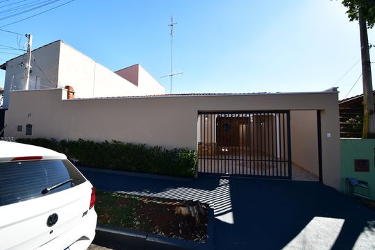Fachada de casa para alugar com 4 quartos, 200m² em Jardim Presidente Wenceslau, Campinas