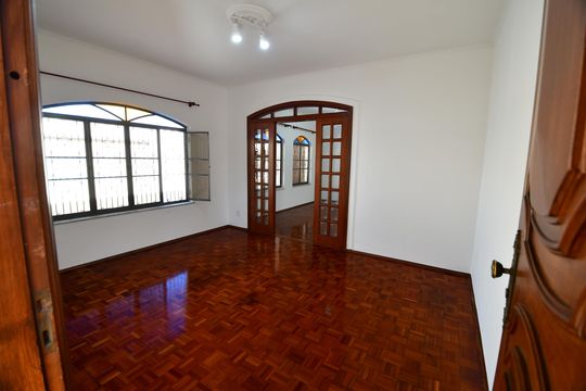 Casa para alugar com 4 quartos, 200m² em Jardim Presidente Wenceslau, Campinas
