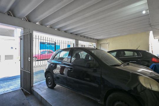 Garagem de casa à venda com 5 quartos, 262m² em Jardim Sao Miguel, Taboão da Serra