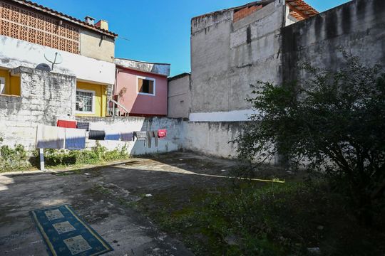 Quintal de casa à venda com 5 quartos, 262m² em Jardim Sao Miguel, Taboão da Serra