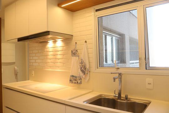 Cozinha de apartamento para alugar com 3 quartos, 145m² em Barra Funda, São Paulo