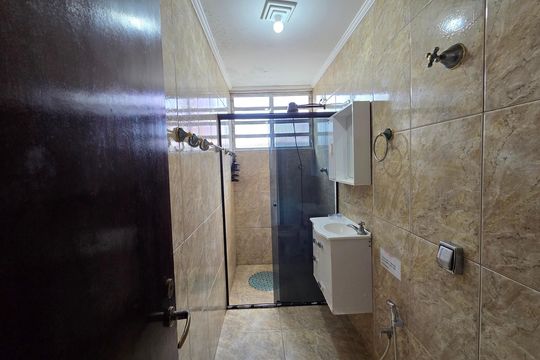 Banheiro de apartamento para alugar com 1 quarto, 71m² em Cidade Ocian, Praia Grande