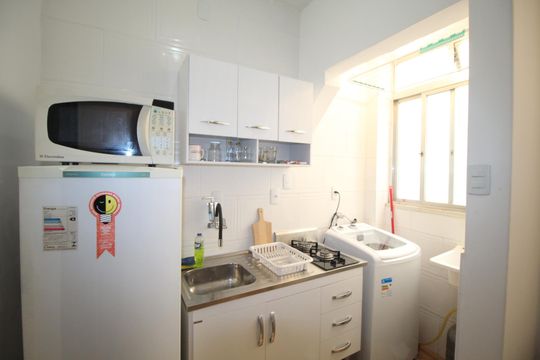 Sala/Cozinha de apartamento para alugar com 1 quarto, 30m² em Petrópolis, Porto Alegre