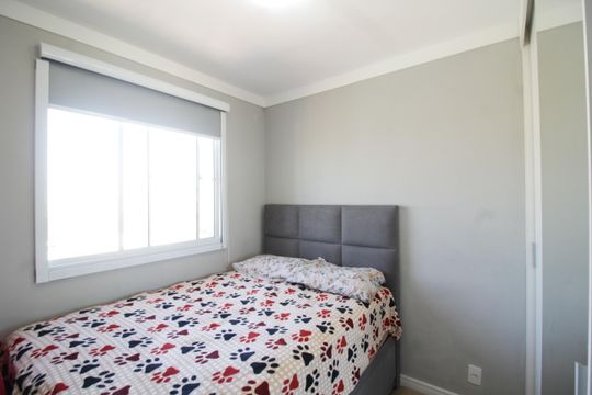 Quarto 1 de apartamento para alugar com 2 quartos, 41m² em Vila Zat, São Paulo