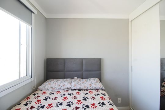 Quarto 1 de apartamento para alugar com 2 quartos, 41m² em Vila Zat, São Paulo