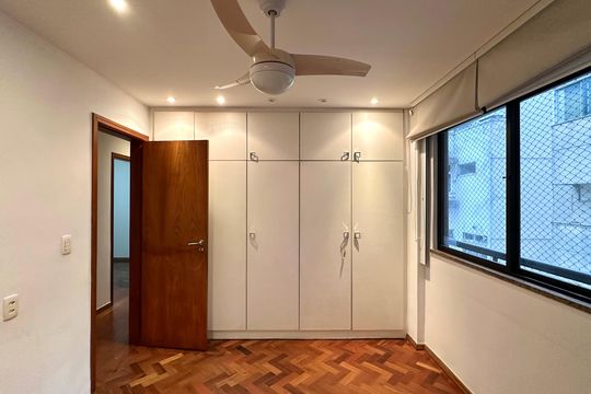Apartamento para alugar com 3 quartos, 126m² em Humaitá, Rio de Janeiro
