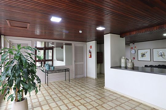 Área comum - hall de entrada de apartamento para alugar com 2 quartos, 66m² em Higienópolis, Porto Alegre