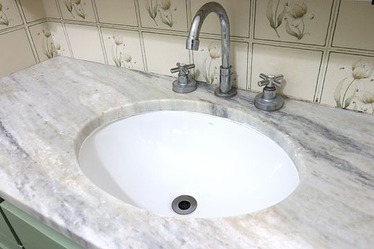 Banheiro  de apartamento para alugar com 2 quartos, 66m² em Higienópolis, Porto Alegre