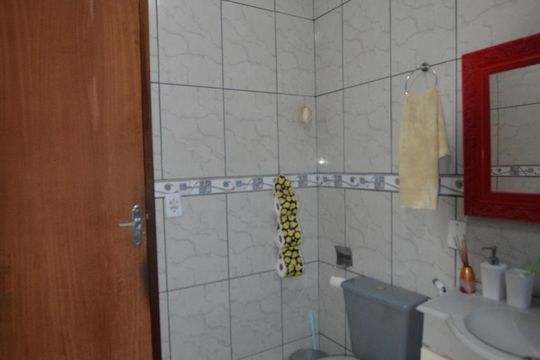 Banheiro 1 de casa à venda com 2 quartos, 150m² em Jardim Sulacap, Rio de Janeiro