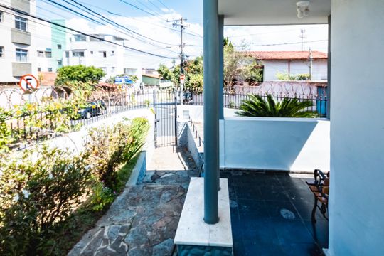 Varanda de casa à venda com 1 quarto, 396m² em Jaraguá , Belo Horizonte