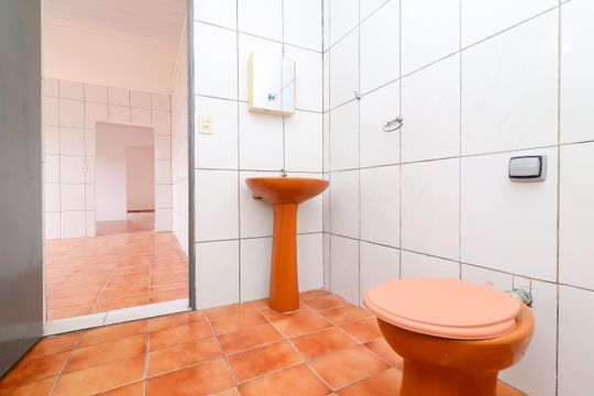 Banheiro de casa para alugar com 1 quarto, 50m² em Vila Carmosina, São Paulo