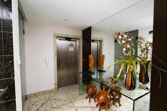 Hall de entrada de apartamento à venda com 4 quartos, 212m² em Gutierrez, Belo Horizonte