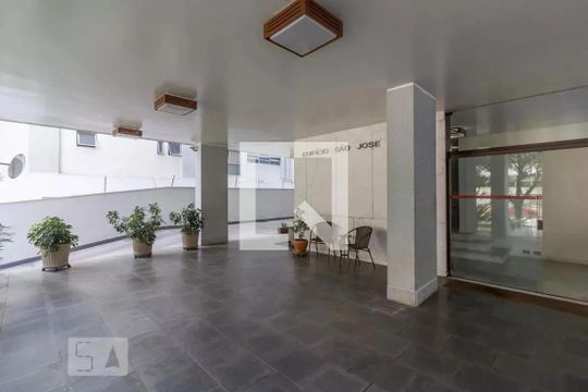 Hall de Entrada de apartamento para alugar com 2 quartos, 125m² em Higienópolis, São Paulo
