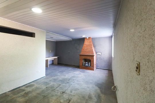 Casa à venda com 4 quartos, 200m² em Vila Irmaos Arnoni, São Paulo