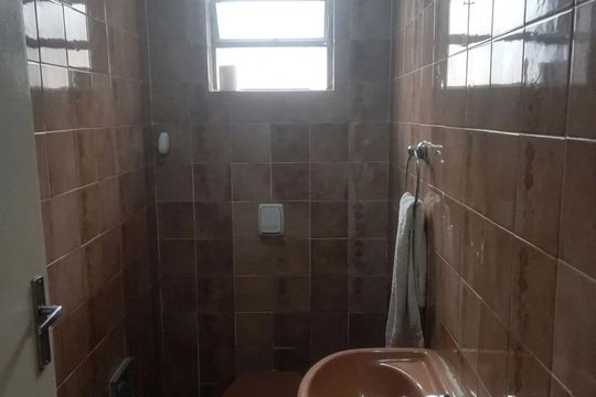 Banheiro de casa para alugar com 2 quartos, 170m² em Interlagos, São Paulo
