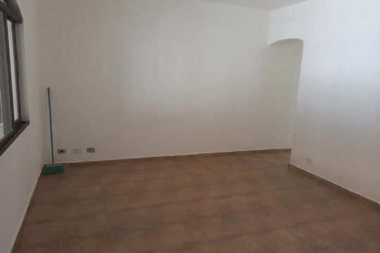 Sala de casa para alugar com 2 quartos, 170m² em Interlagos, São Paulo