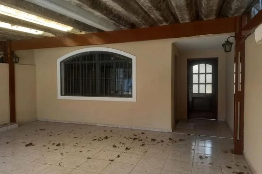 Garagem de casa para alugar com 2 quartos, 170m² em Interlagos, São Paulo