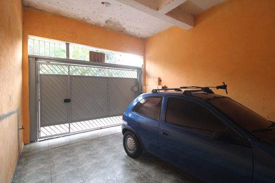 Garagem de casa à venda com 3 quartos, 250m² em Parque Grajau, São Paulo