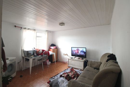 Sala / andar de cima de casa à venda com 3 quartos, 250m² em Parque Grajau, São Paulo