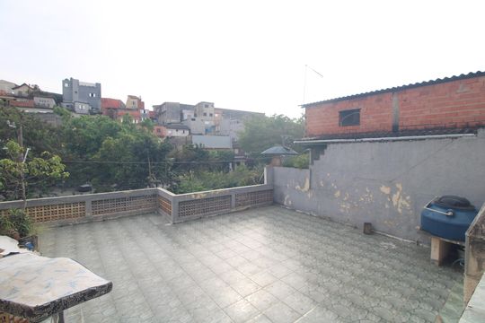 Varanda de casa à venda com 3 quartos, 250m² em Parque Grajau, São Paulo