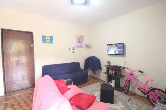 Casa à venda com 3 quartos, 250m² em Parque Grajau, São Paulo