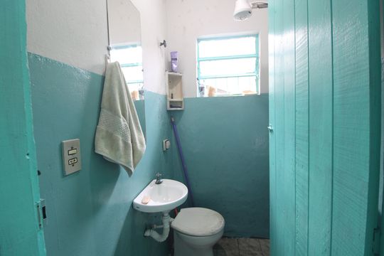 Banheiro de casa à venda com 2 quartos, 363m² em Jardim Belcito, São Paulo