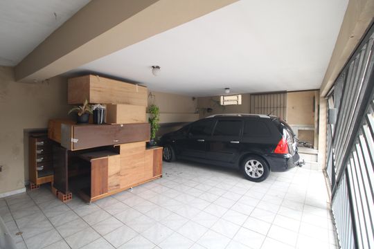 Garagem de casa à venda com 3 quartos, 150m² em Cidade Dutra, São Paulo