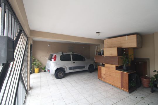 Garagem de casa à venda com 3 quartos, 150m² em Cidade Dutra, São Paulo