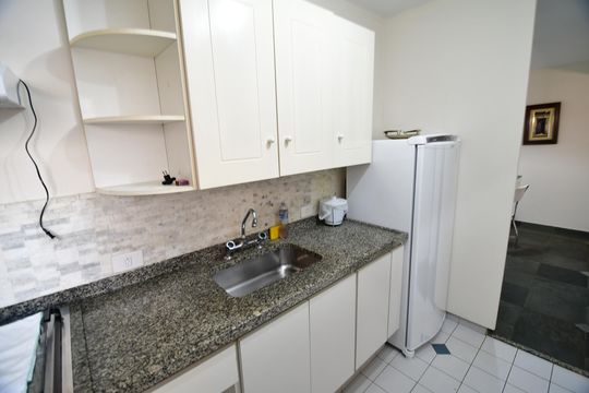 Cozinha de apartamento à venda com 1 quarto, 70m² em Conceicao, Campinas