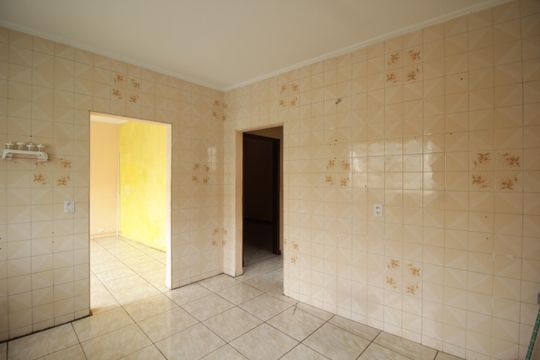 Cozinha de casa para alugar com 1 quarto, 90m² em Moinho Velho, São Paulo