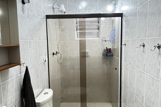 Banheiro da Suíte de casa para alugar com 2 quartos, 171m² em Vila Helena, Santo André