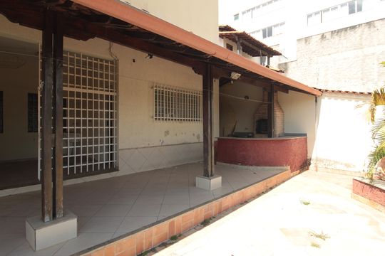 Quintal de casa à venda com 3 quartos, 360m² em Planalto, Belo Horizonte
