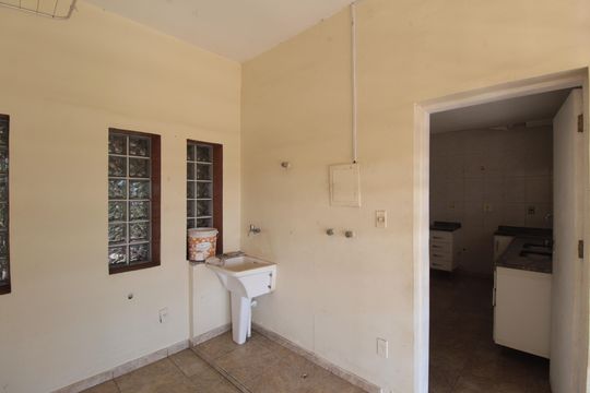 Área de Serviço de casa à venda com 3 quartos, 360m² em Planalto, Belo Horizonte