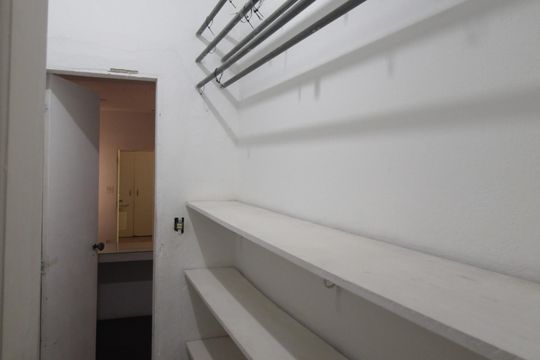 Despensa de casa à venda com 3 quartos, 360m² em Planalto, Belo Horizonte