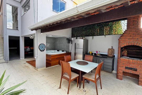 Quintal de casa à venda com 3 quartos, 198m² em Vila Floresta, Santo André