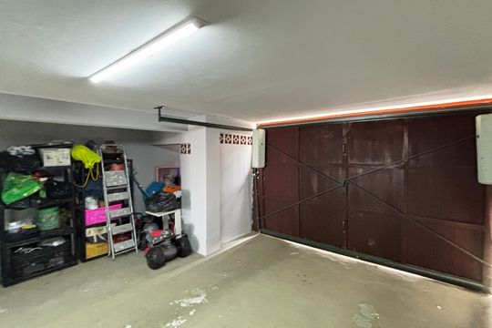 Garagem  de casa à venda com 3 quartos, 198m² em Vila Floresta, Santo André