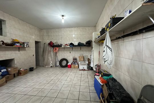 Garagem de casa à venda com 3 quartos, 213m² em Jardim Mutinga, Barueri