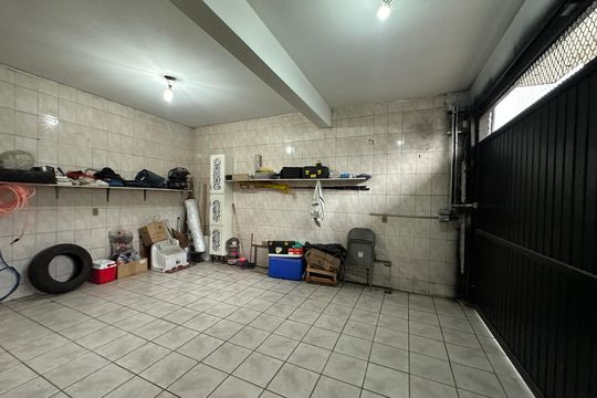 Garagem de casa à venda com 3 quartos, 213m² em Jardim Mutinga, Barueri