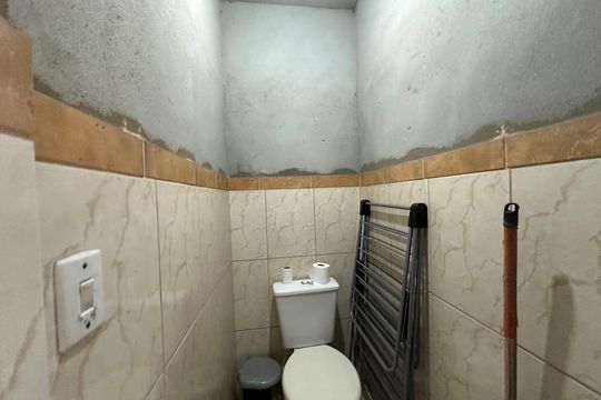 Banheiro 2 de casa à venda com 3 quartos, 213m² em Jardim Mutinga, Barueri