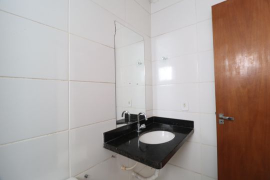 Banheiro Social de apartamento para alugar com 2 quartos, 70m² em Shopping Park, Uberlândia