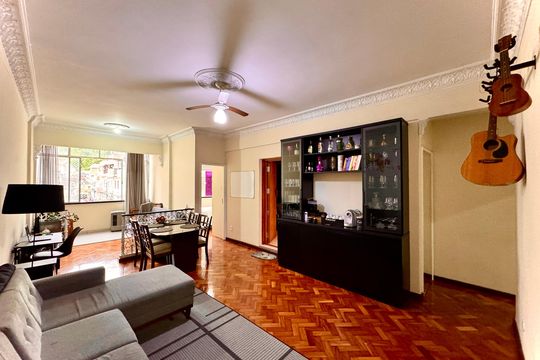 Apartamento para alugar com 3 quartos, 114m² em Laranjeiras, Rio de Janeiro