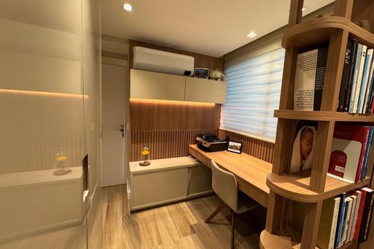 Quarto de apartamento à venda com 3 quartos, 94m² em Funcionários, Belo Horizonte