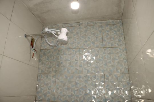 Banheiro social de casa para alugar com 1 quarto, 22m² em Vila Ema, São Paulo