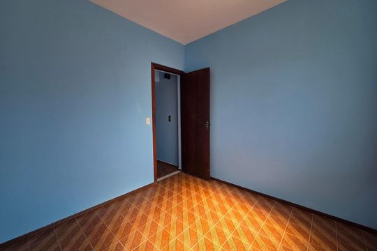 Quarto de casa de condomínio à venda com 2 quartos, 87m² em Planalto, Belo Horizonte