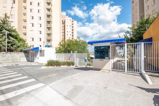Fachada de apartamento para alugar com 2 quartos, 48m² em Padroeira, Osasco