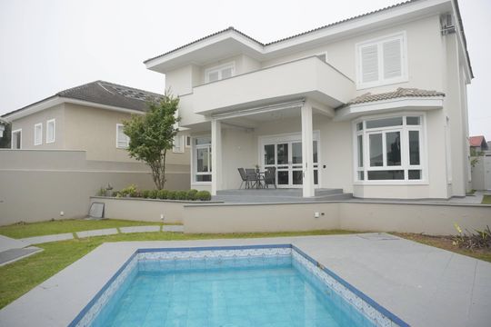 Piscina de casa de condomínio à venda com 3 quartos, 406m² em Morada das Flores (aldeia da Serra), Barueri