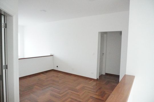 Piso Superior de casa de condomínio à venda com 3 quartos, 406m² em Morada das Flores (aldeia da Serra), Barueri