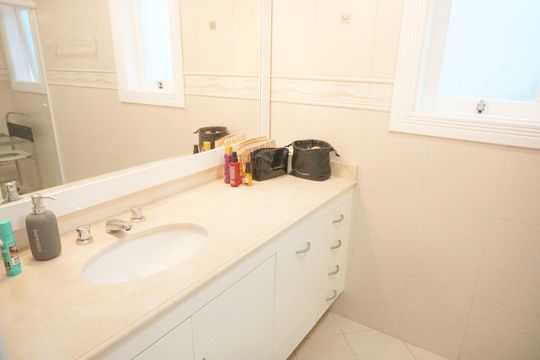 Banheiro da Suíte 2 de casa de condomínio à venda com 3 quartos, 406m² em Morada das Flores (aldeia da Serra), Barueri