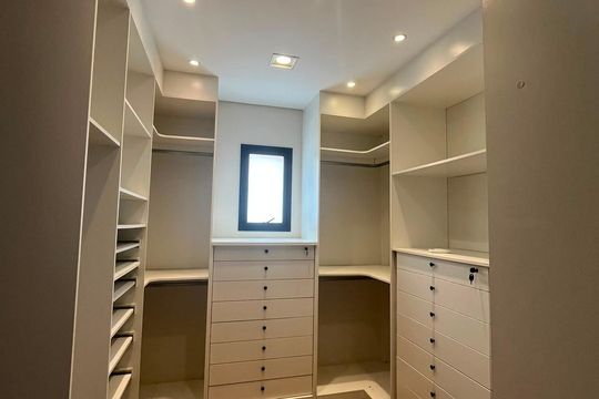 Closet de casa de condomínio à venda com 4 quartos, 295m² em Jardim Reserva Bom Viver de Indaiatuba, Indaiatuba